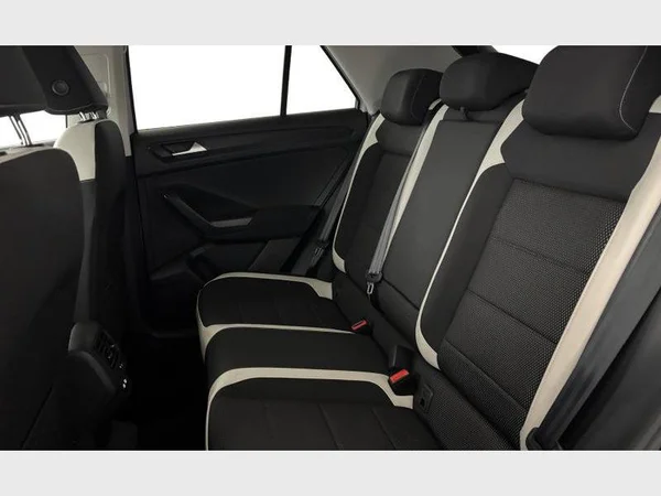 Volkswagen T-Roc (2021) — foto 6 van 24