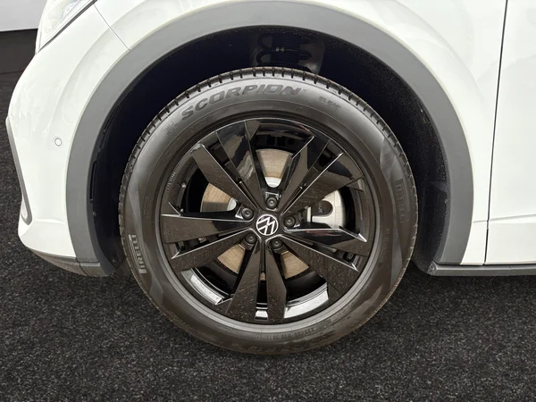 VOLKSWAGEN ID.5 (2026) — foto 4 van 16