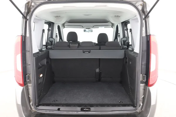 Fiat Doblo (2018) — foto 7 van 16