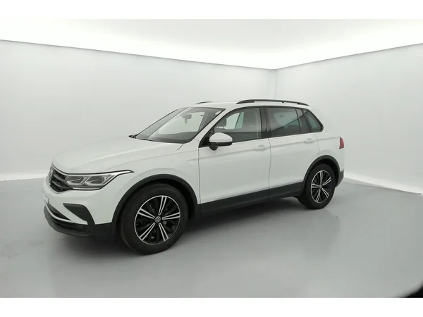 VOLKSWAGEN Tiguan (2021) — foto 33 van 36