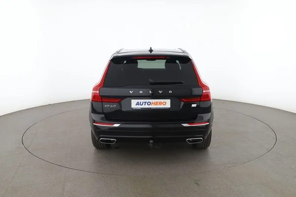 Volvo XC60 (2020) — foto 11 van 16
