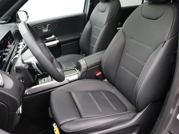 Mercedes-Benz EQB (2025) — foto 15 van 32