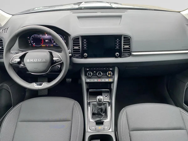 SKODA Karoq (2025) — foto 2 van 16