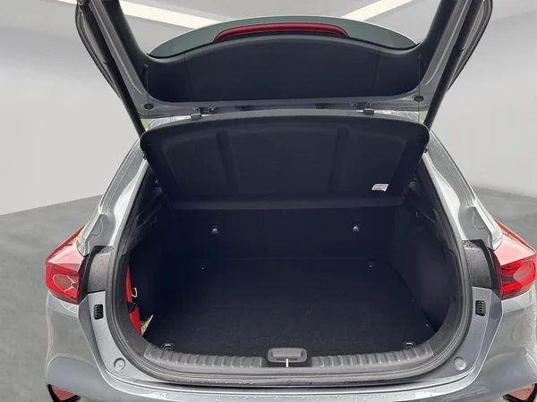 Kia XCeed (2024) — foto 18 van 20