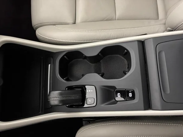 Volvo XC40 (2021) — foto 5 van 17