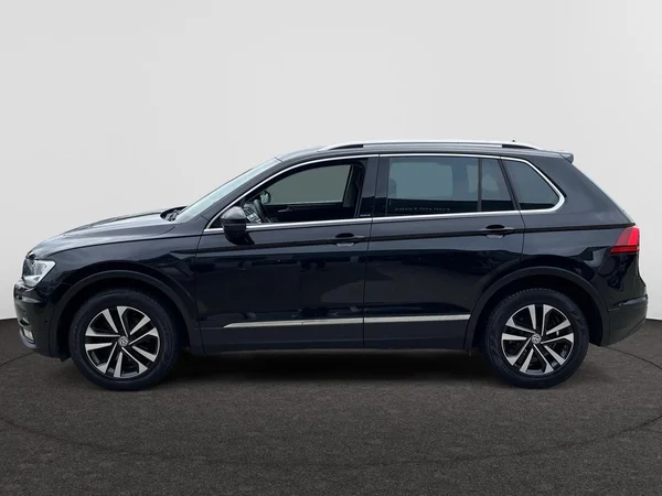 VOLKSWAGEN Tiguan (2019) — foto 13 van 22