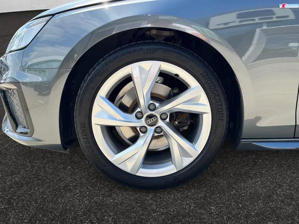 AUDI A4 Avant (2024) — foto 14 van 22