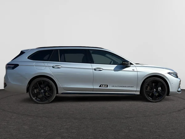 VOLKSWAGEN Passat Variant eHybrid (PHEV) (2025) — foto 14 van 16
