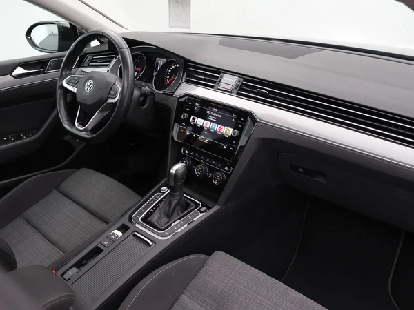 VOLKSWAGEN Passat Variant (2020) — foto 23 van 33