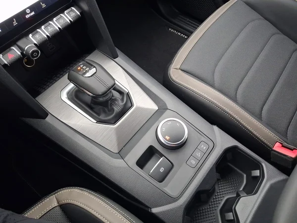 VOLKSWAGEN Amarok Double Cab Dsl (2026) — foto 8 van 21