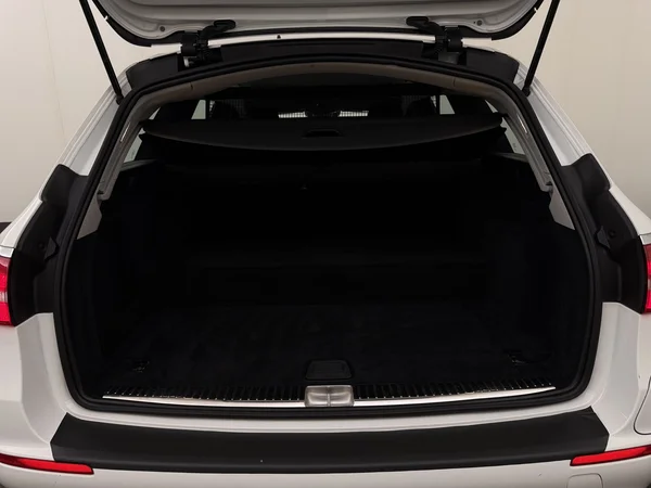 MERCEDES E 300 (2020) — foto 8 van 31
