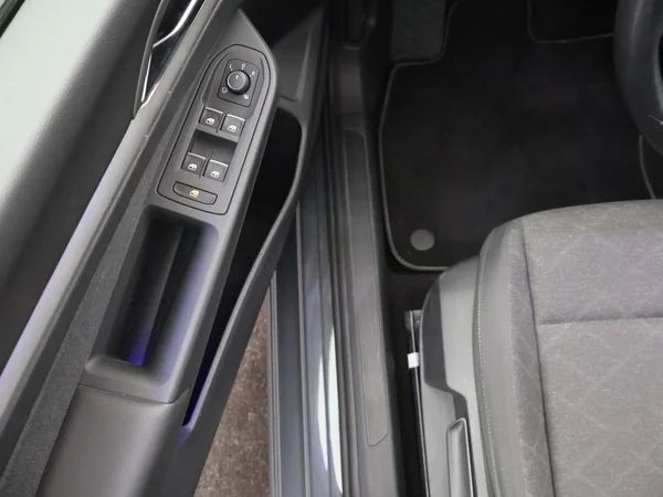 VOLKSWAGEN Golf VIII SW (2024) — foto 11 van 22