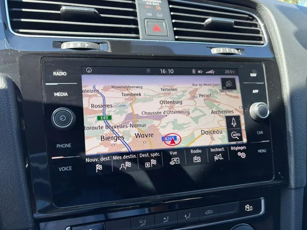 VOLKSWAGEN Golf VII (2019) — foto 2 van 13
