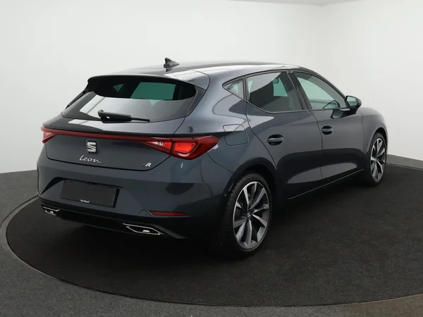 SEAT Leon (2024) — foto 12 van 21