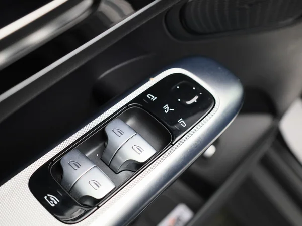 Mercedes-Benz GLC (2025) — foto 28 van 52