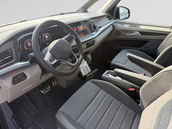 VOLKSWAGEN Multivan T7 Long (2026) — foto 2 van 20
