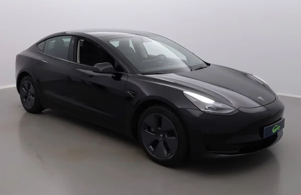 Tesla Model 3 (2023) — foto 38 van 40