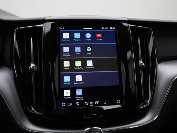 Volvo XC60 (2021) — foto 15 van 44