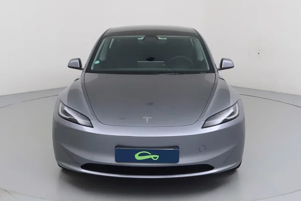 Tesla Model 3 (2025) — foto 29 van 30