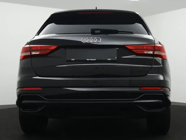 Audi Q3 (2022) — foto 23 van 24