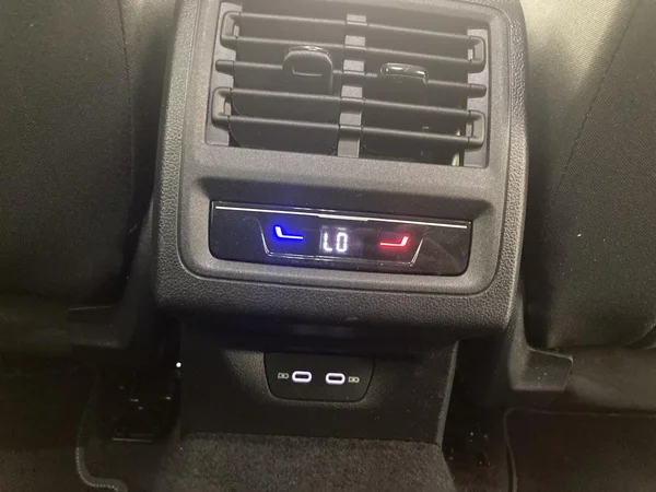 VOLKSWAGEN Golf VIII SW (2024) — foto 10 van 34