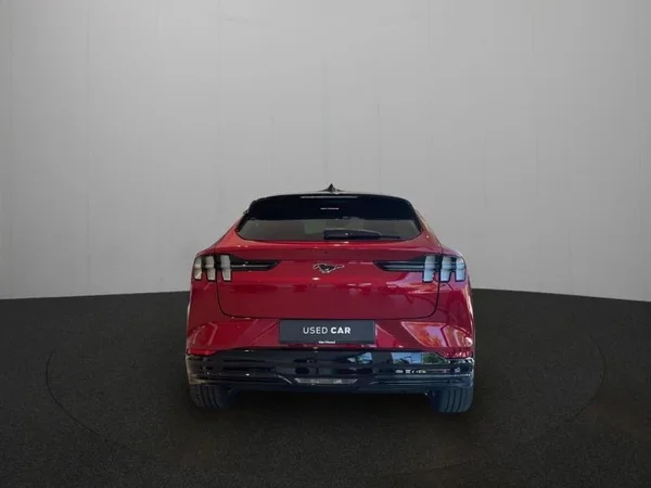 Ford Mustang Mach-E (2023) — foto 16 van 21