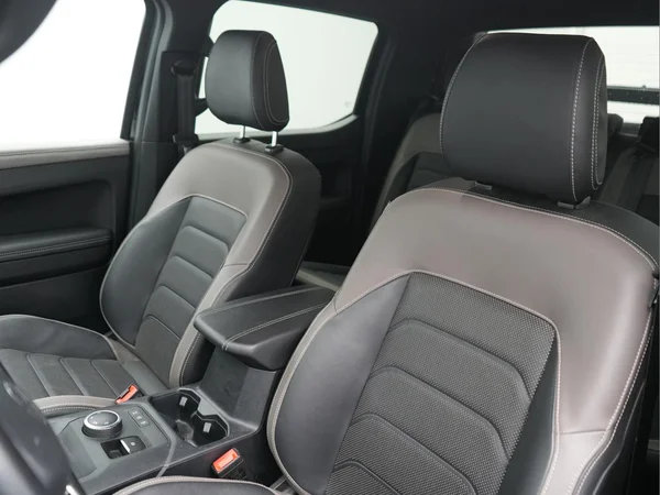 VOLKSWAGEN Amarok Double Cab Dsl (2024) — foto 27 van 28