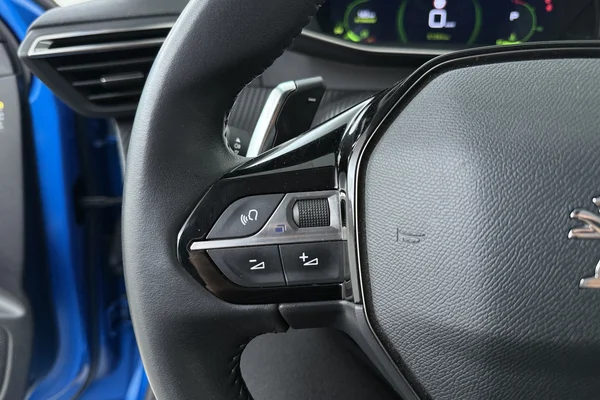 Peugeot 208 (2022) — foto 6 van 25