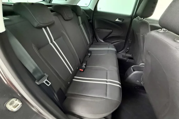 Opel Crossland (2023) — foto 2 van 34