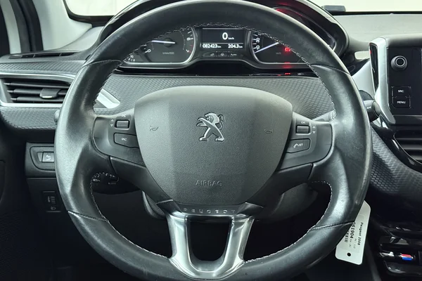 Peugeot 2008 (2019) — foto 2 van 20