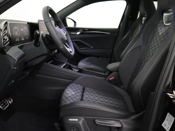 VOLKSWAGEN Tiguan (2025) — foto 2 van 35