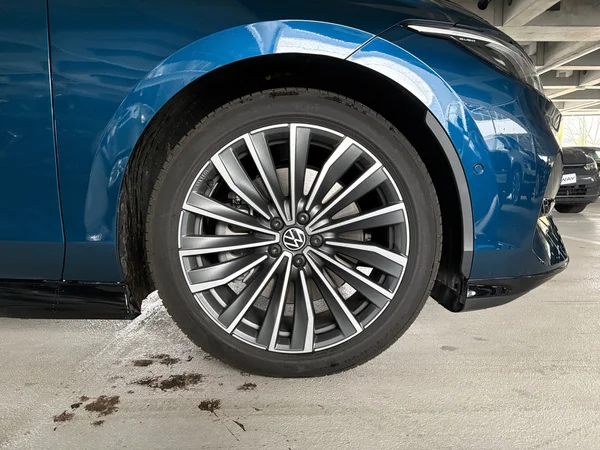 VOLKSWAGEN ID.7 Tourer (2025) — foto 14 van 24