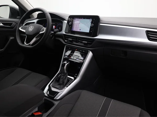 VOLKSWAGEN T-Roc (2022) — foto 13 van 19