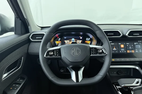 MG ZS Hybrid+ (HEV) (2026) — foto 2 van 16