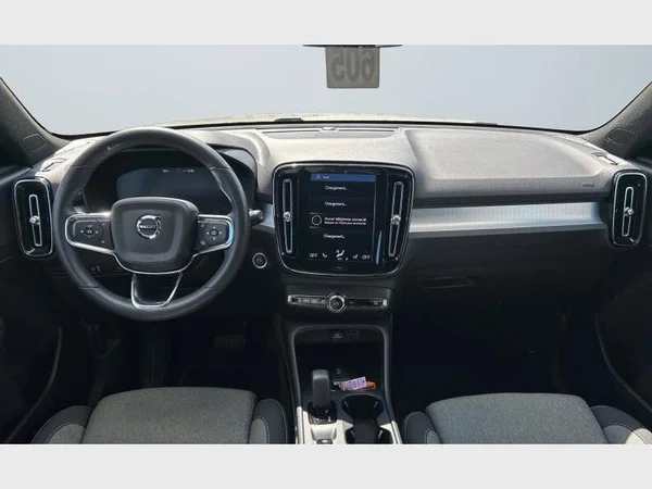 Volvo XC40 (2024) — foto 3 van 29