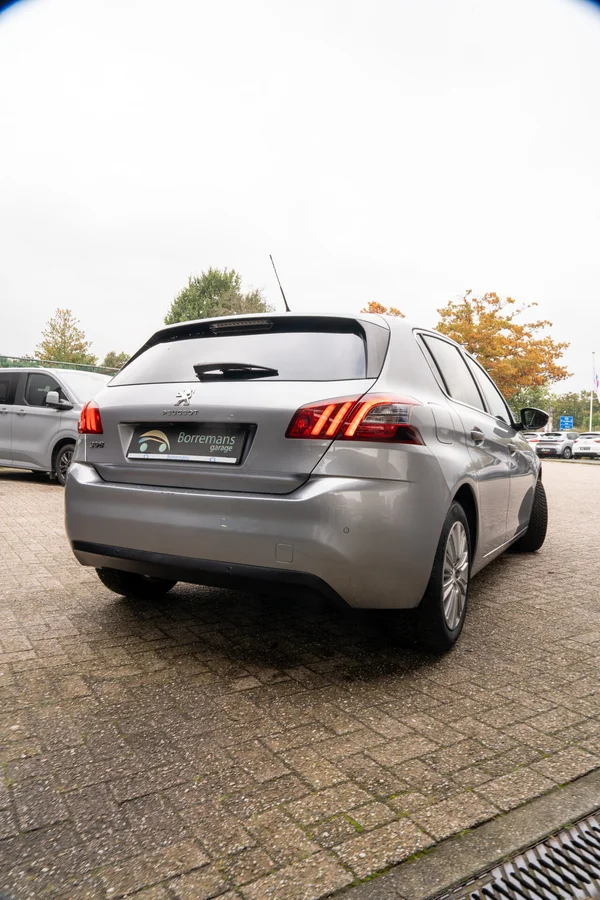 Peugeot 308 (2021) — foto 11 van 64