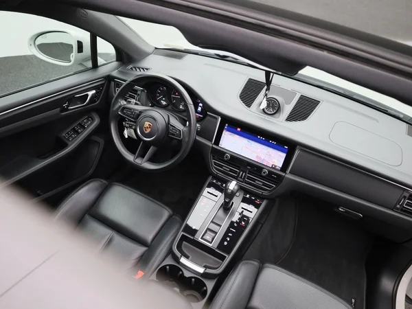 Porsche Macan (2022) — foto 39 van 60