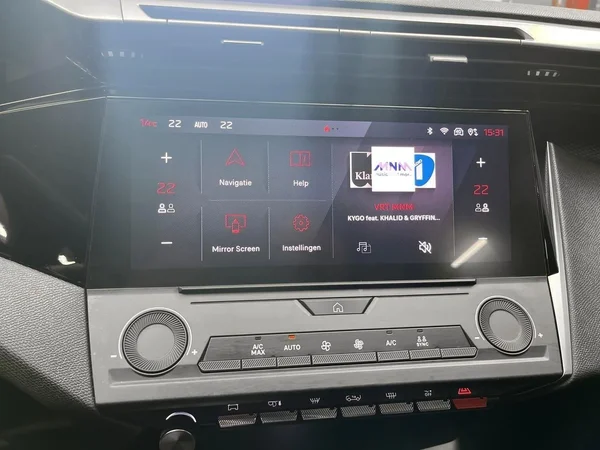 Peugeot 308 (2022) — foto 6 van 17