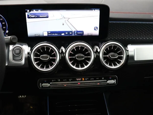 Mercedes-Benz EQB (2026) — foto 11 van 34