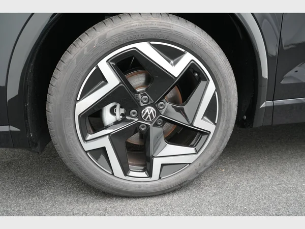 VOLKSWAGEN Tiguan (2025) — foto 15 van 31