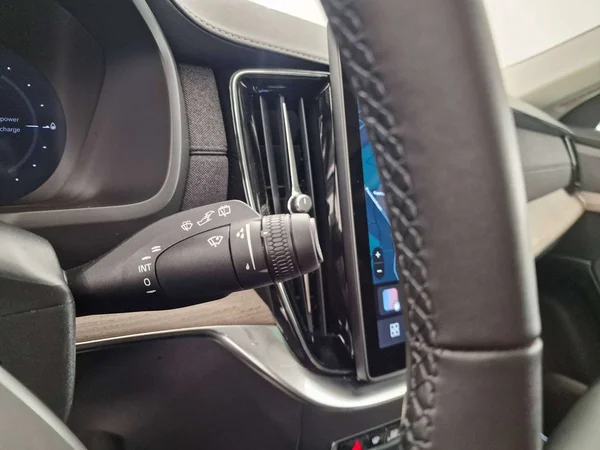 Volvo XC90 (2026) — foto 8 van 17