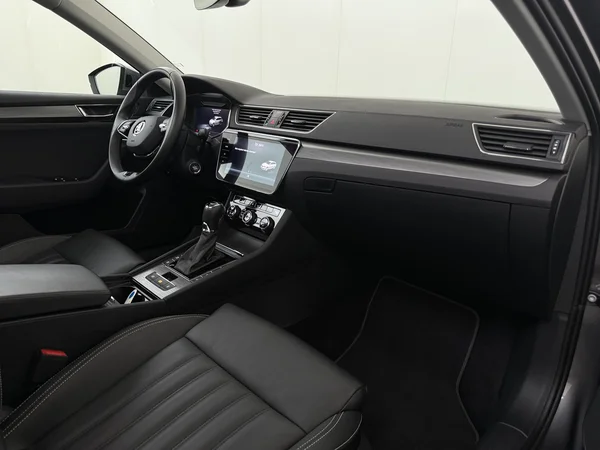 SKODA Superb (2023) — foto 3 van 31