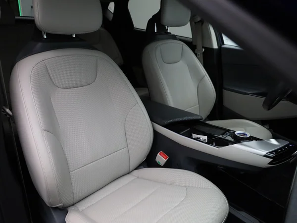 Kia EV6 (2023) — foto 36 van 48