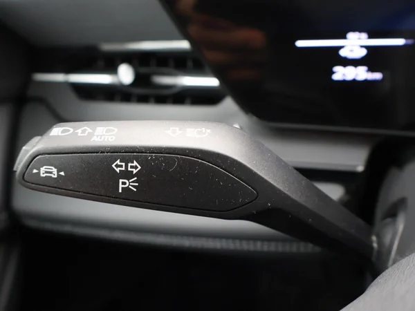 AUDI SQ6 e-tron (2025) — foto 10 van 28