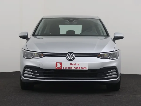 VOLKSWAGEN Golf (2024) — foto 25 van 27