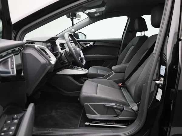 Audi Q4 e-tron (2023) — foto 5 van 43