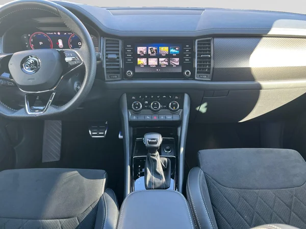 SKODA Kodiaq (2023) — foto 2 van 24