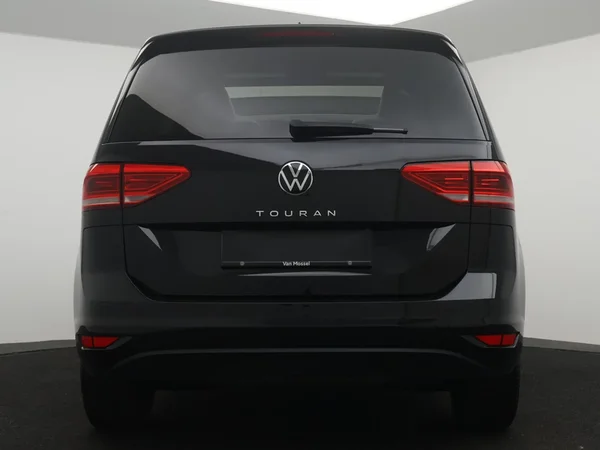 Volkswagen Touran (2021) — foto 26 van 28