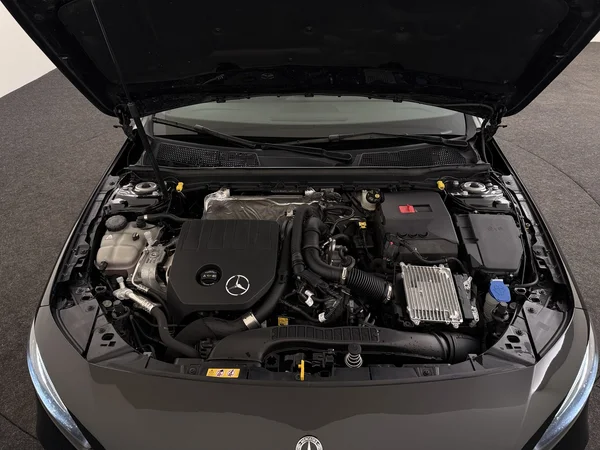 MERCEDES A 180 (2024) — foto 6 van 28