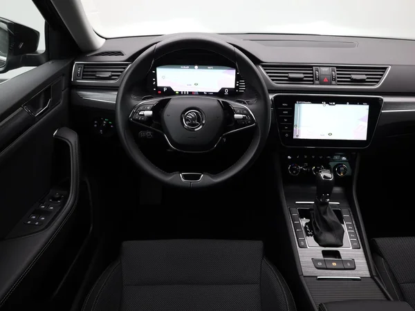 SKODA Superb Combi (2024) — foto 5 van 22